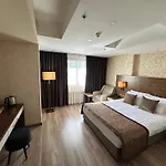 Hotel Grand 3*
