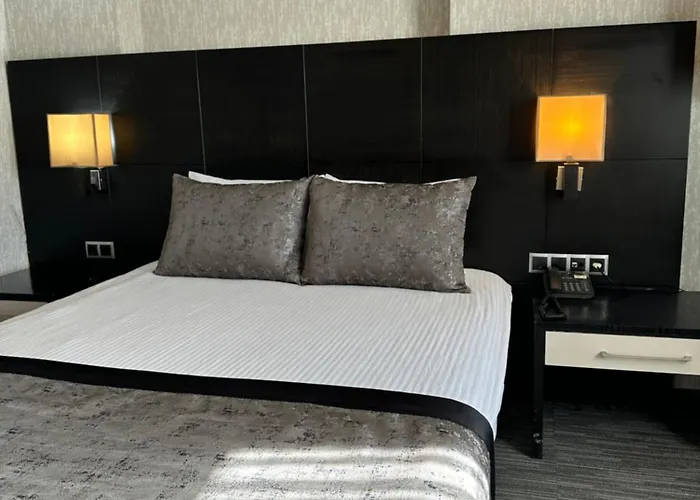 Grand Деницли